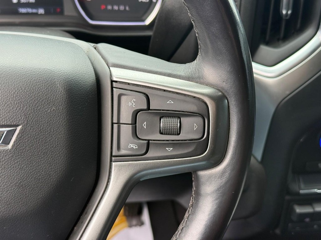 Chevrolet Silverado 1500 Vehicle Full-screen Gallery Image 19