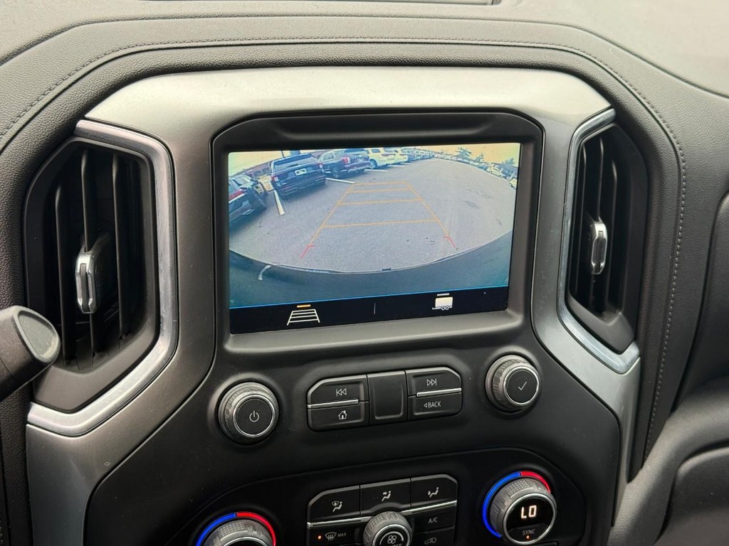 Chevrolet Silverado 1500 Vehicle Full-screen Gallery Image 22