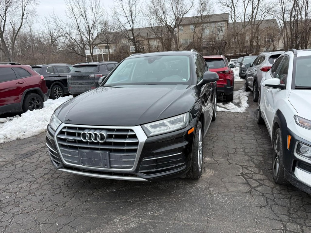 Audi Q5 Vehicle Full-screen Gallery Image 04