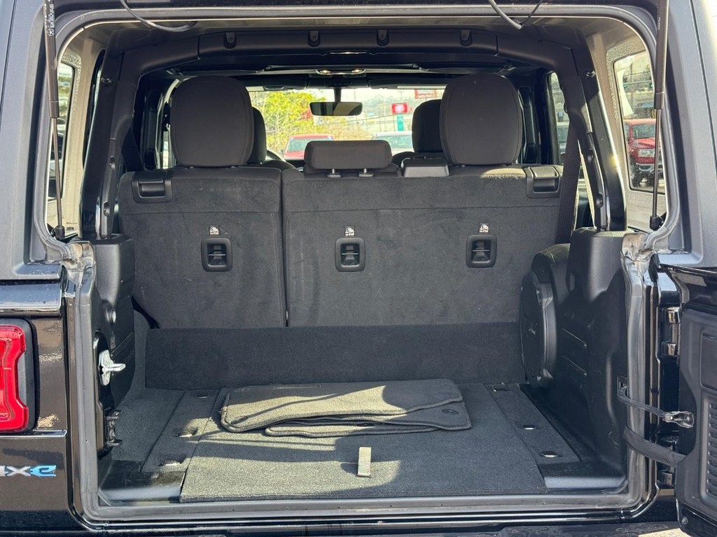 Jeep Wrangler 4xe Vehicle Full-screen Gallery Image 06