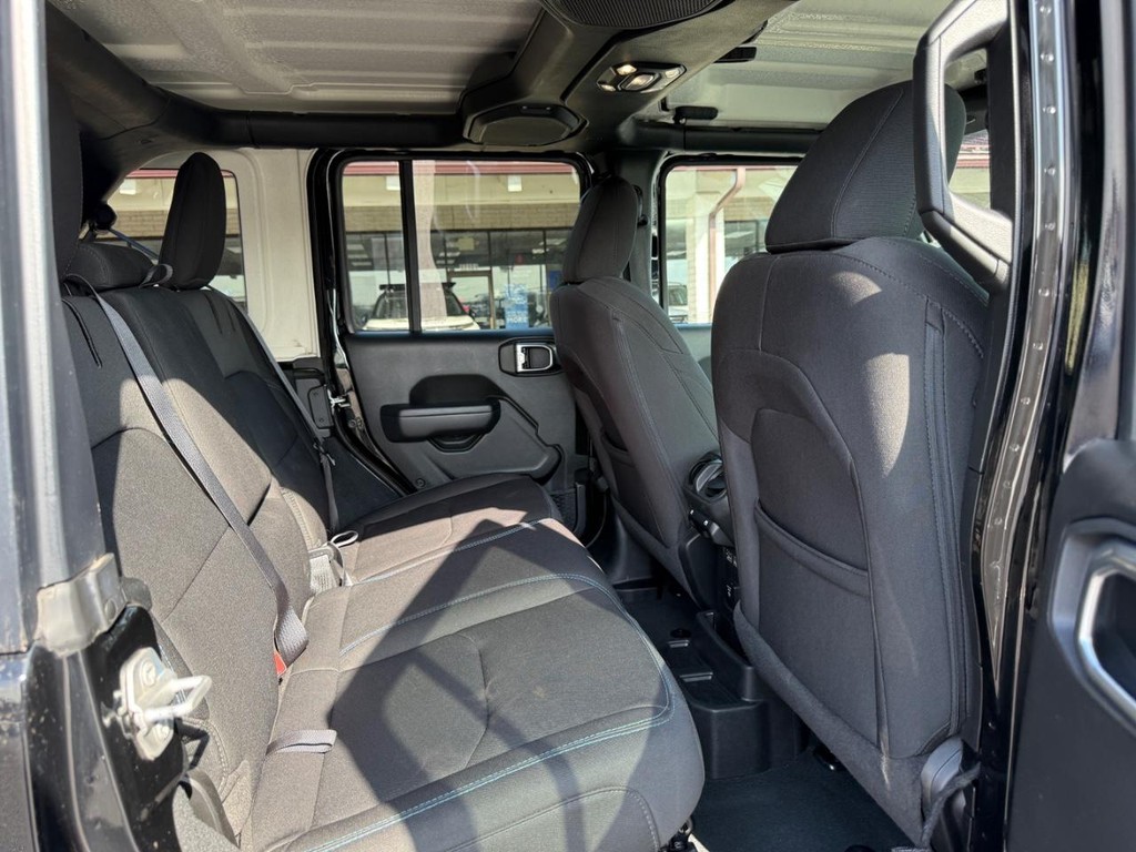 Jeep Wrangler 4xe Vehicle Full-screen Gallery Image 12