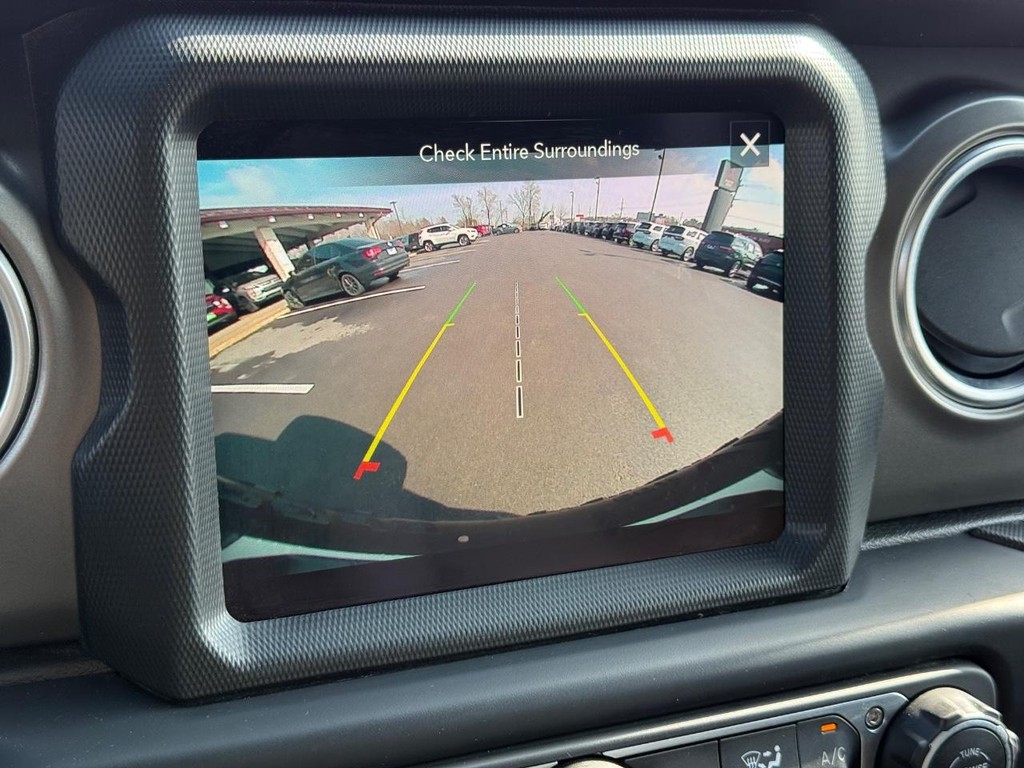 Jeep Wrangler 4xe Vehicle Full-screen Gallery Image 19