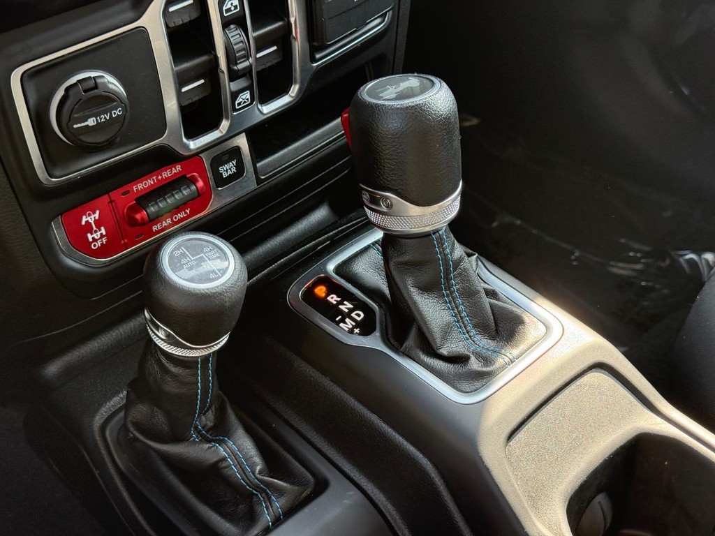 Jeep Wrangler 4xe Vehicle Full-screen Gallery Image 21