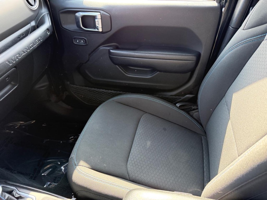 Jeep Wrangler 4xe Vehicle Full-screen Gallery Image 22