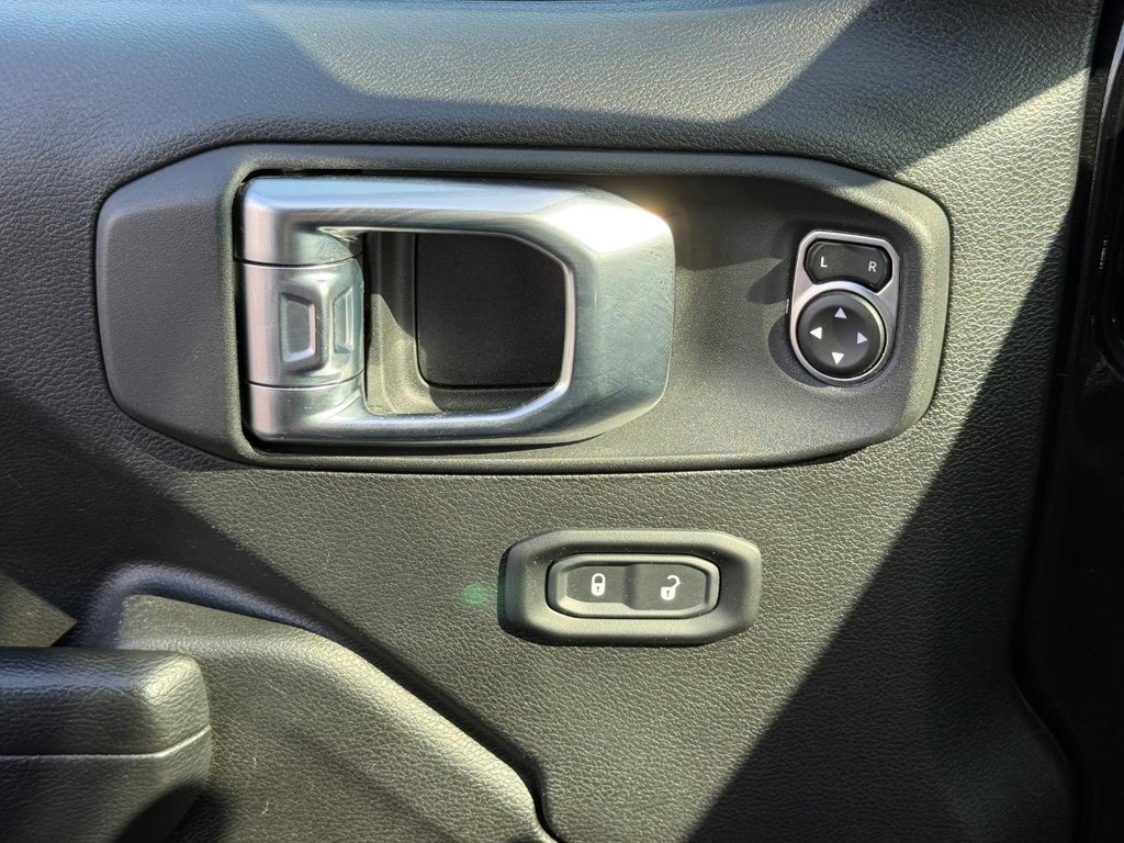 Jeep Wrangler 4xe Vehicle Full-screen Gallery Image 25