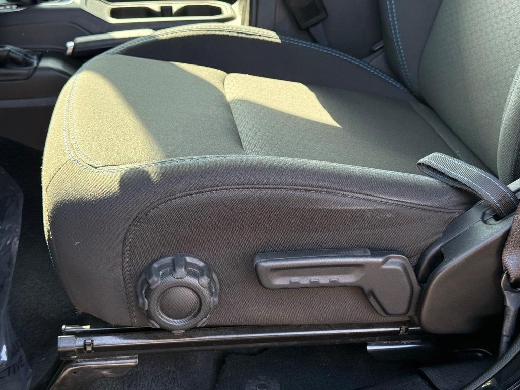 Jeep Wrangler 4xe Vehicle Full-screen Gallery Image 26