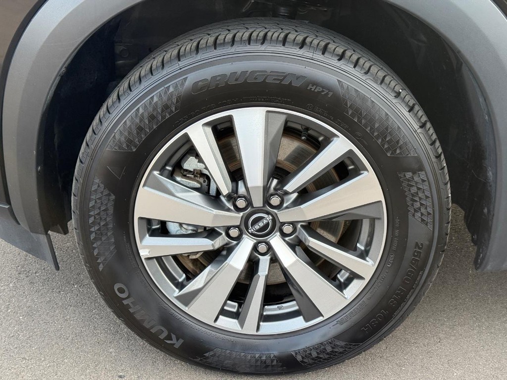 Nissan Pathfinder Vehicle Full-screen Gallery Image 07