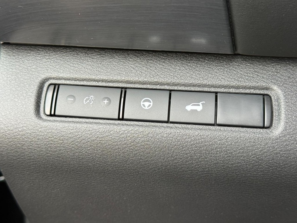 Nissan Pathfinder Vehicle Full-screen Gallery Image 23