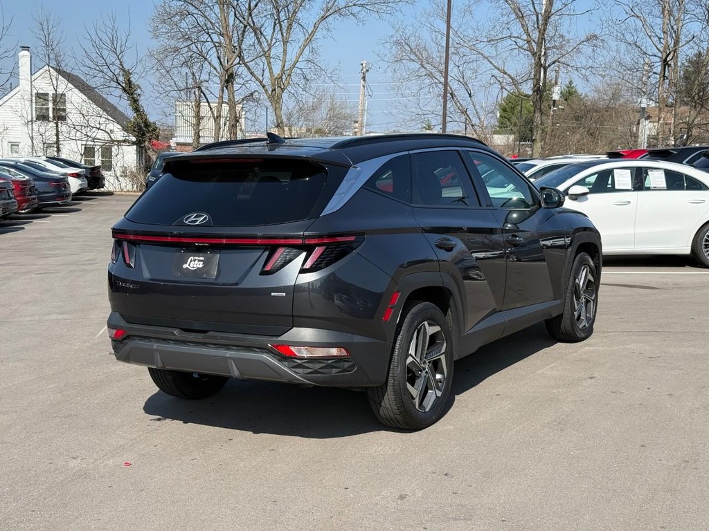 Hyundai Tucson Vehicle Full-screen Gallery Image 03