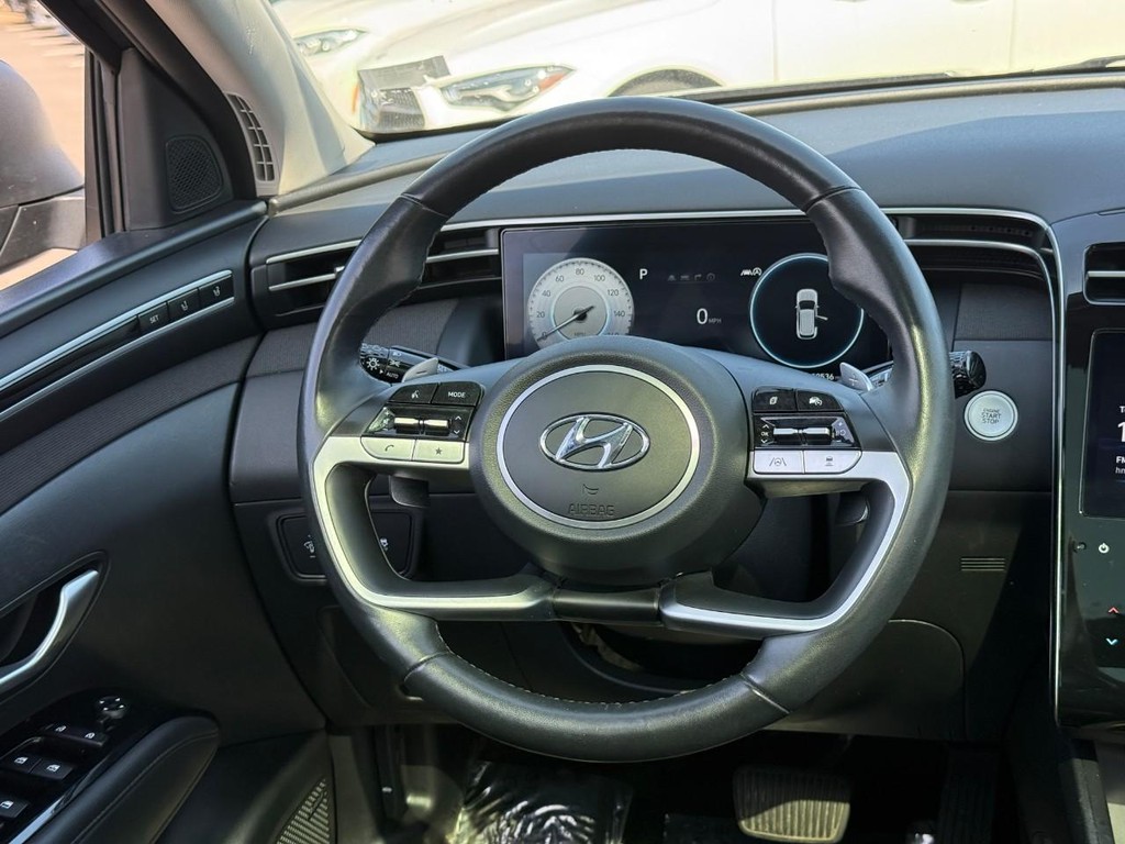 Hyundai Tucson Vehicle Full-screen Gallery Image 13