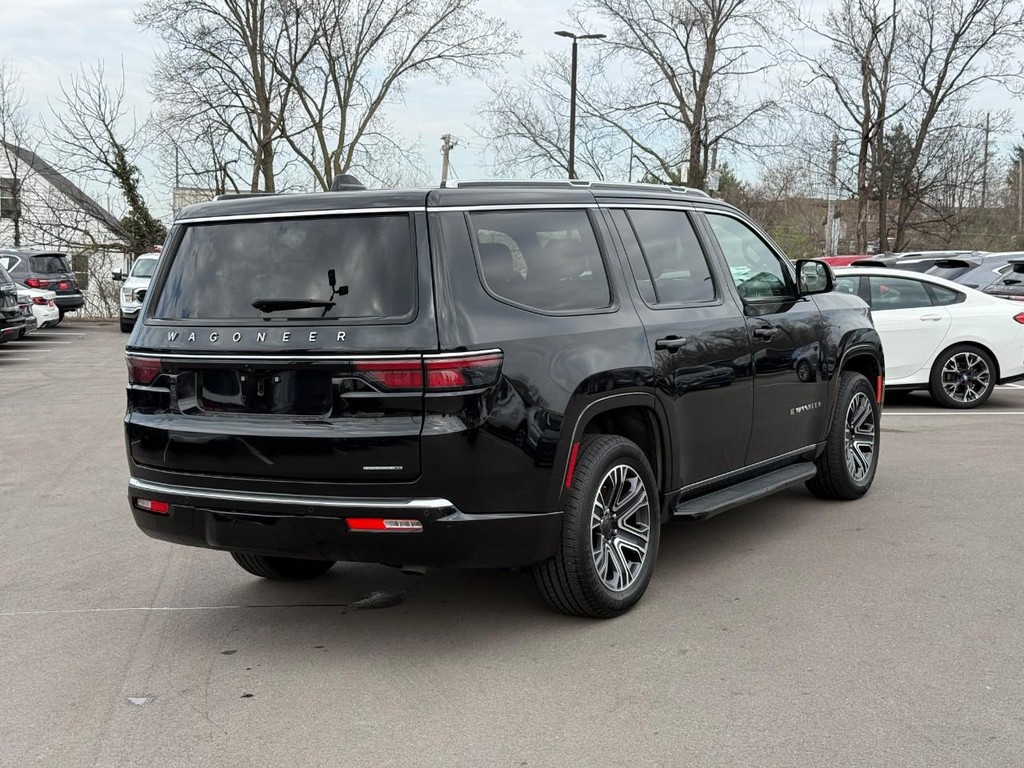 Jeep Wagoneer Vehicle Full-screen Gallery Image 03