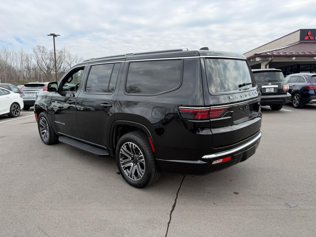 Jeep Wagoneer Vehicle Full-screen Gallery Image 04