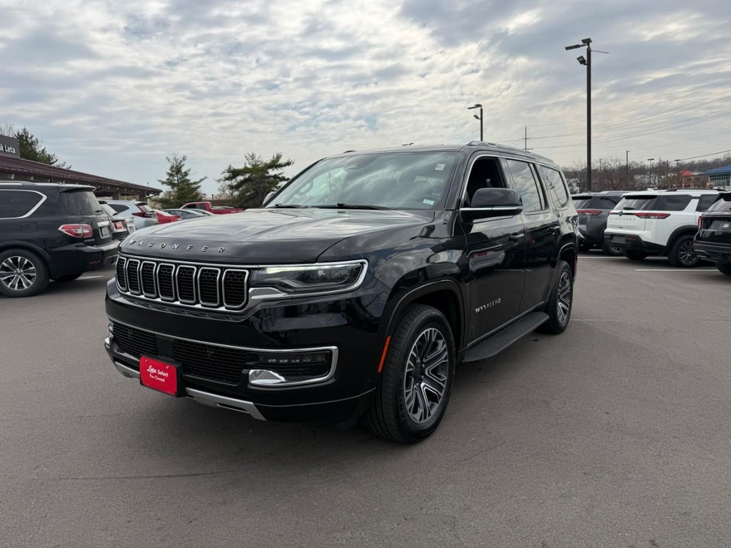 Jeep Wagoneer Vehicle Full-screen Gallery Image 09