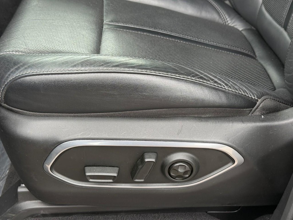 Jeep Wagoneer Vehicle Full-screen Gallery Image 21