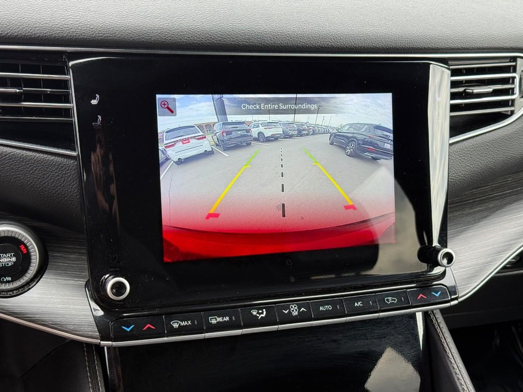 Jeep Wagoneer Vehicle Full-screen Gallery Image 25