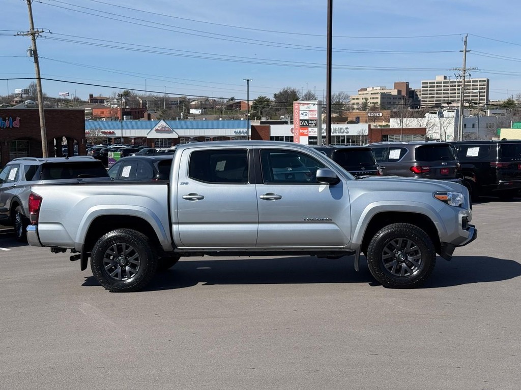 Toyota Tacoma 2WD Vehicle Full-screen Gallery Image 02