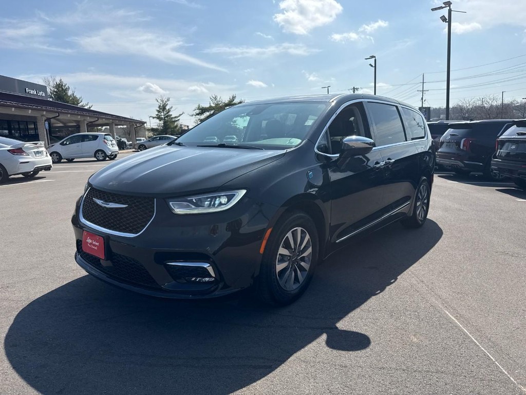 Chrysler Pacifica Vehicle Full-screen Gallery Image 08