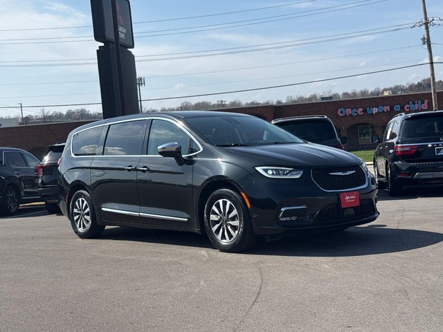 more details - chrysler pacifica