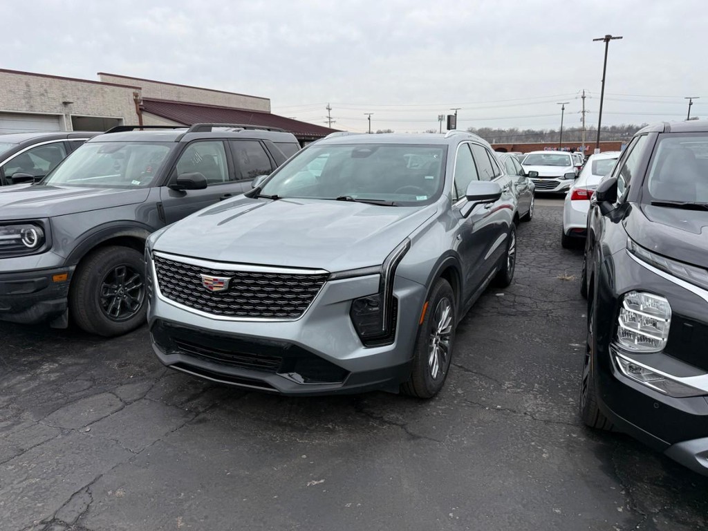 Cadillac XT4 Vehicle Full-screen Gallery Image 03