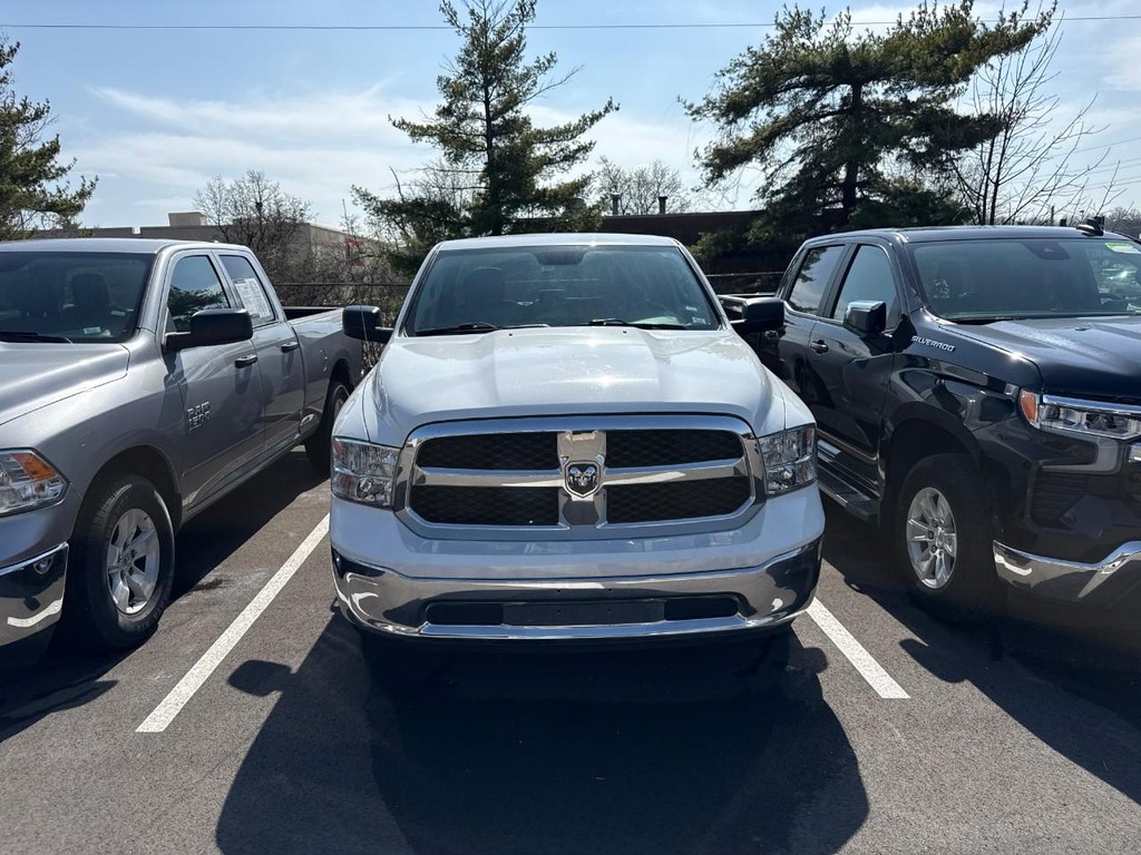 Ram 1500 Classic Vehicle Full-screen Gallery Image 04