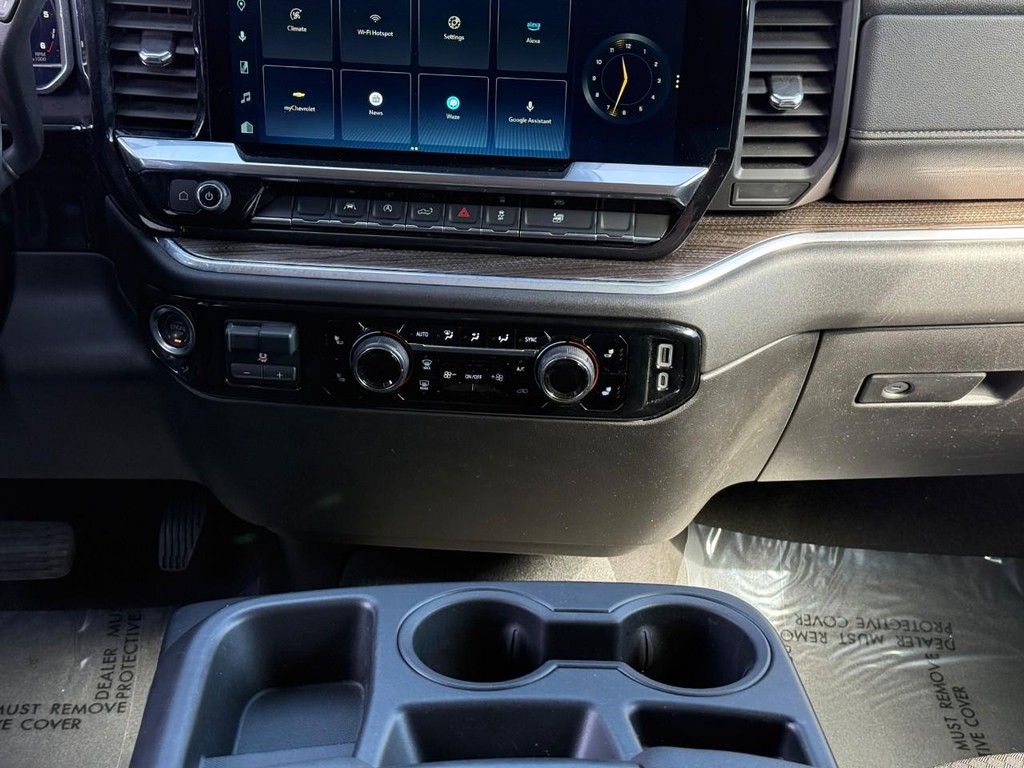 Chevrolet Silverado 1500 Vehicle Full-screen Gallery Image 14