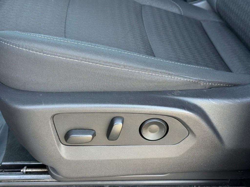 Chevrolet Silverado 1500 Vehicle Full-screen Gallery Image 17