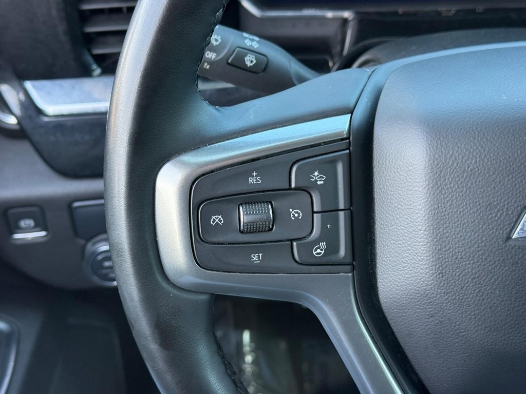 Chevrolet Silverado 1500 Vehicle Full-screen Gallery Image 18