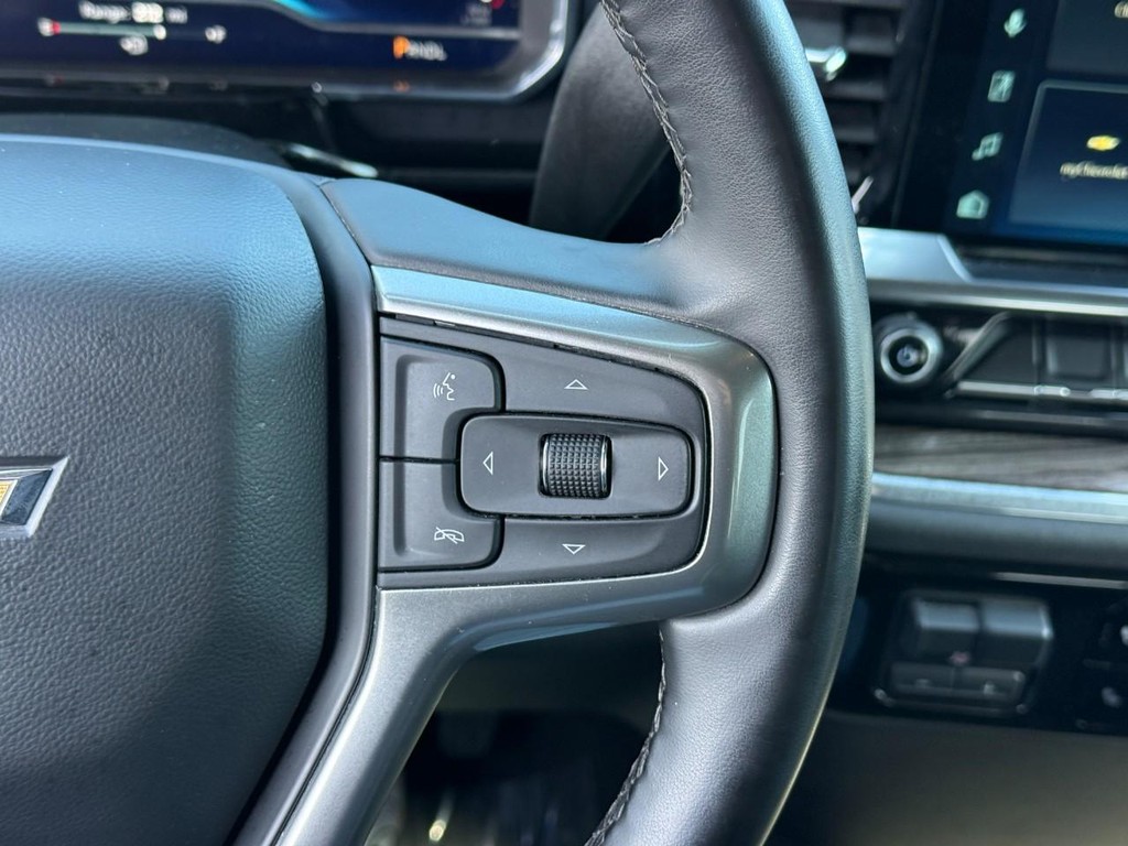 Chevrolet Silverado 1500 Vehicle Full-screen Gallery Image 19