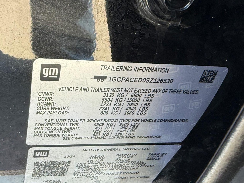 Chevrolet Silverado 1500 Vehicle Full-screen Gallery Image 21