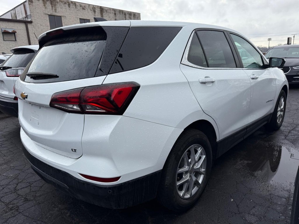 Chevrolet Equinox Vehicle Full-screen Gallery Image 02