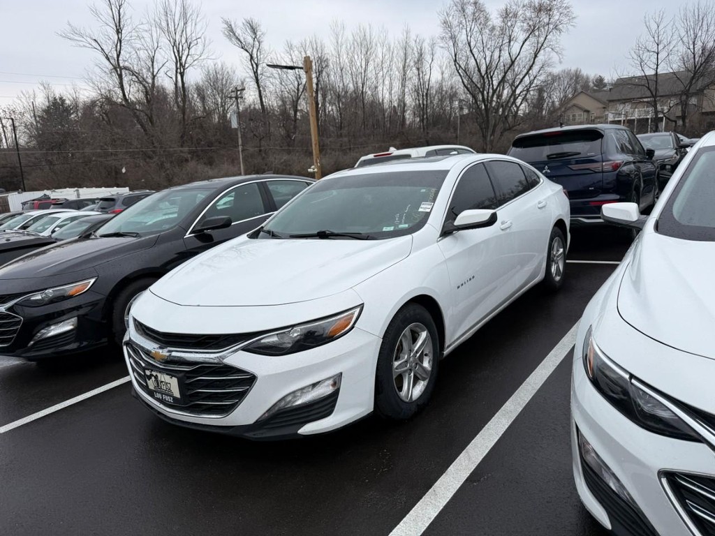 Chevrolet Malibu Vehicle Full-screen Gallery Image 03