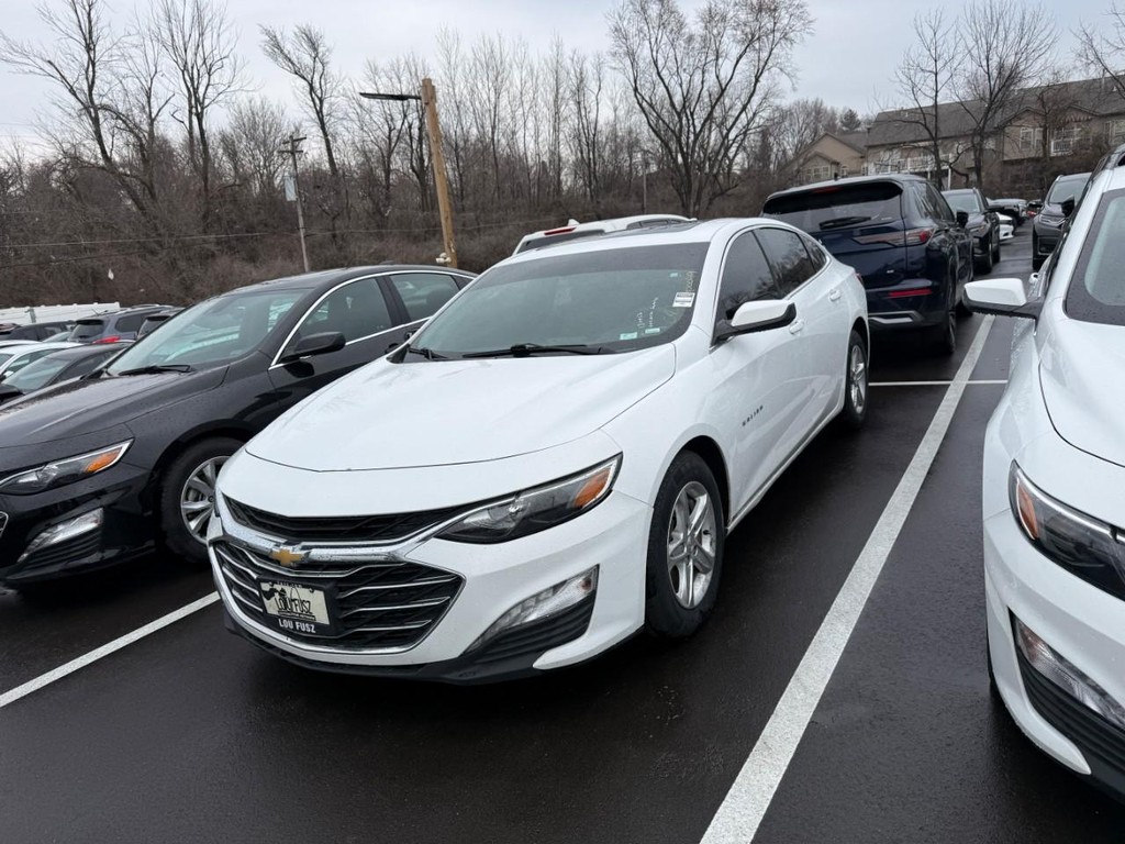 Chevrolet Malibu Vehicle Full-screen Gallery Image 04