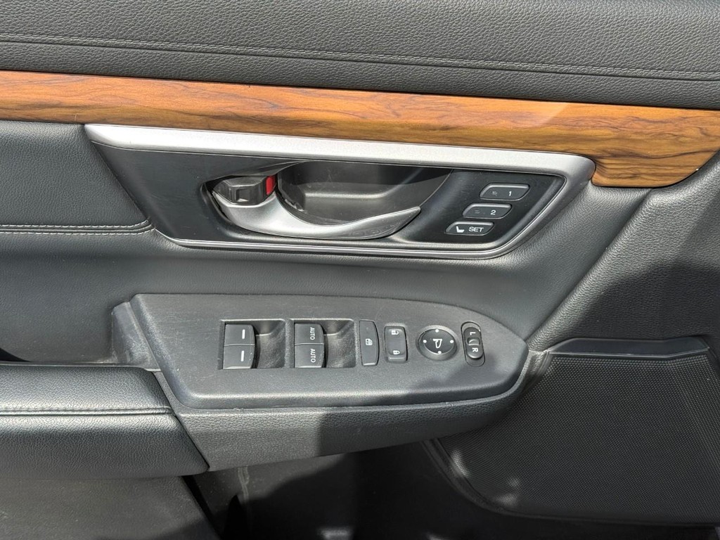 Honda CR-V Vehicle Full-screen Gallery Image 16