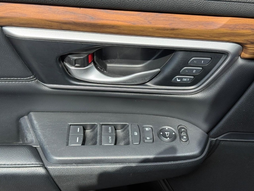 Honda CR-V Vehicle Full-screen Gallery Image 17