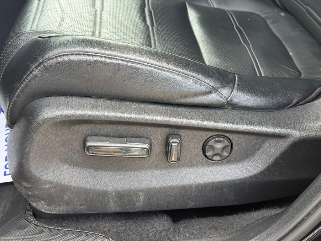 Honda CR-V Vehicle Full-screen Gallery Image 19