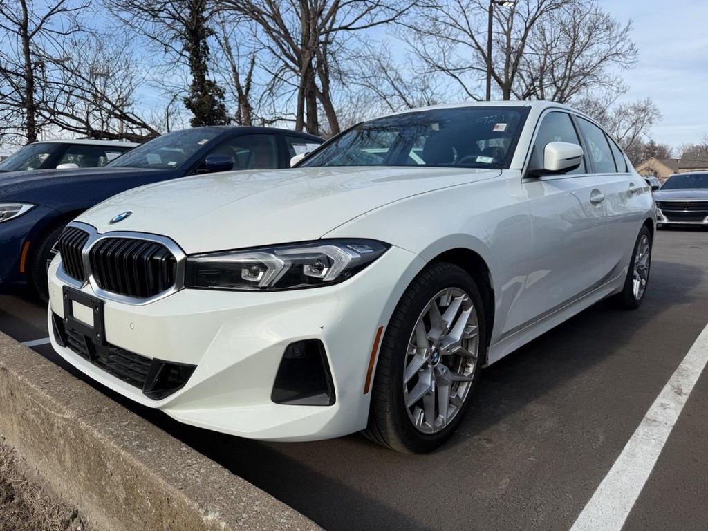 BMW 3 Series Vehicle Full-screen Gallery Image 04