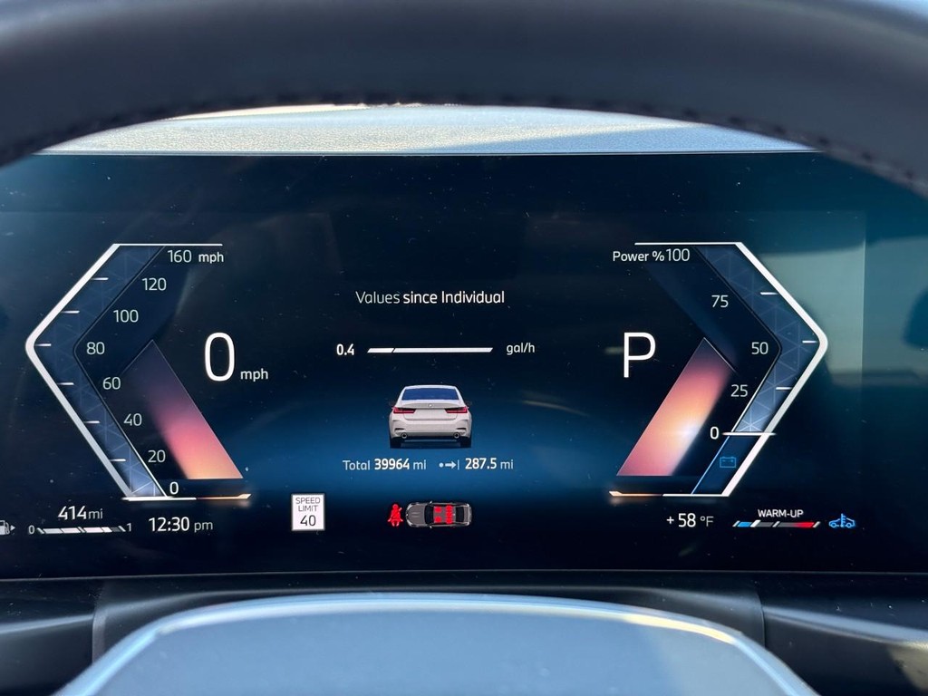 BMW 3 Series Vehicle Full-screen Gallery Image 22