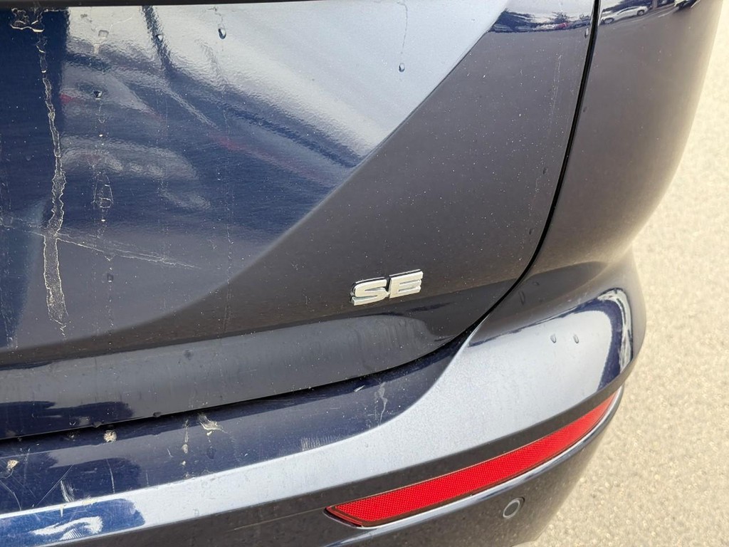 Mitsubishi Outlander Vehicle Full-screen Gallery Image 06