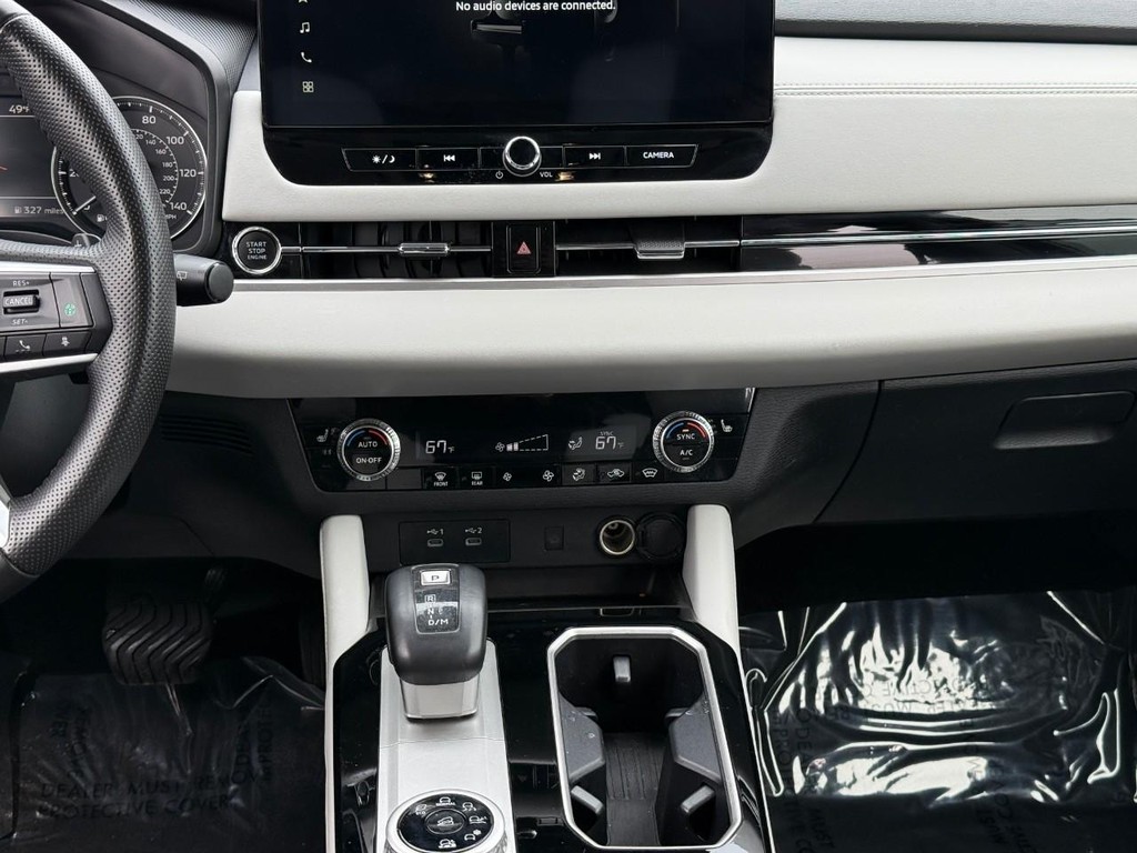 Mitsubishi Outlander Vehicle Full-screen Gallery Image 15
