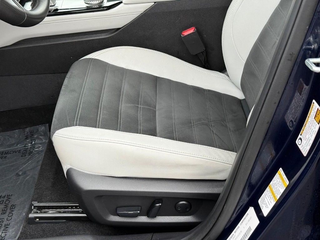 Mitsubishi Outlander Vehicle Full-screen Gallery Image 19