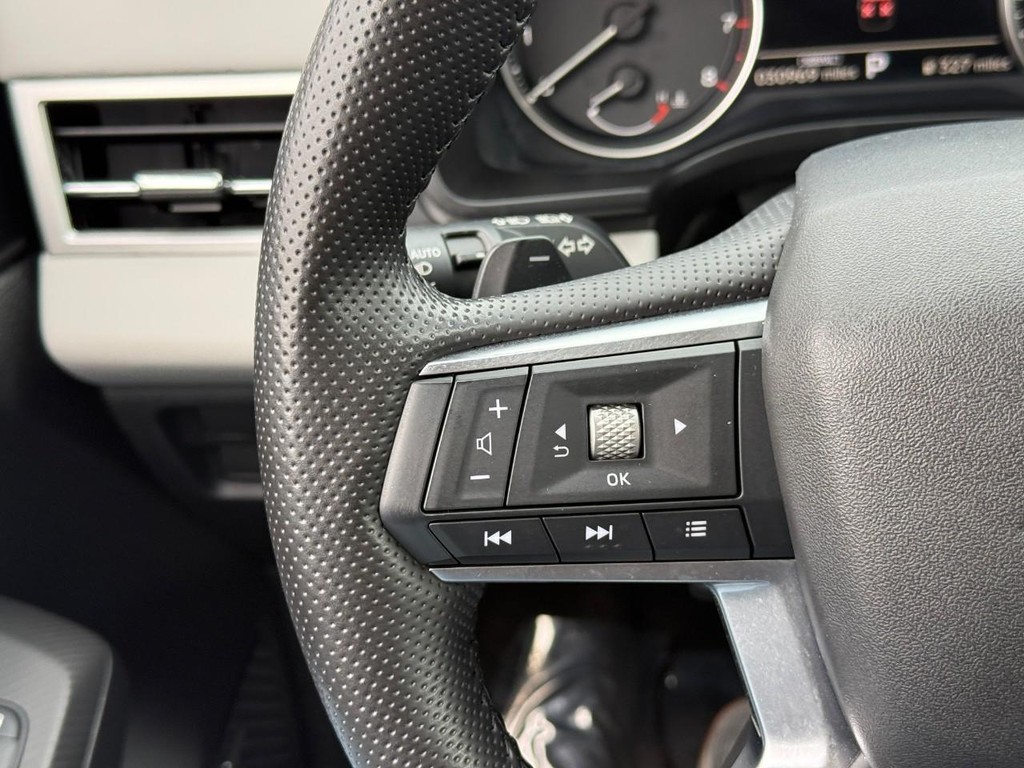 Mitsubishi Outlander Vehicle Full-screen Gallery Image 21