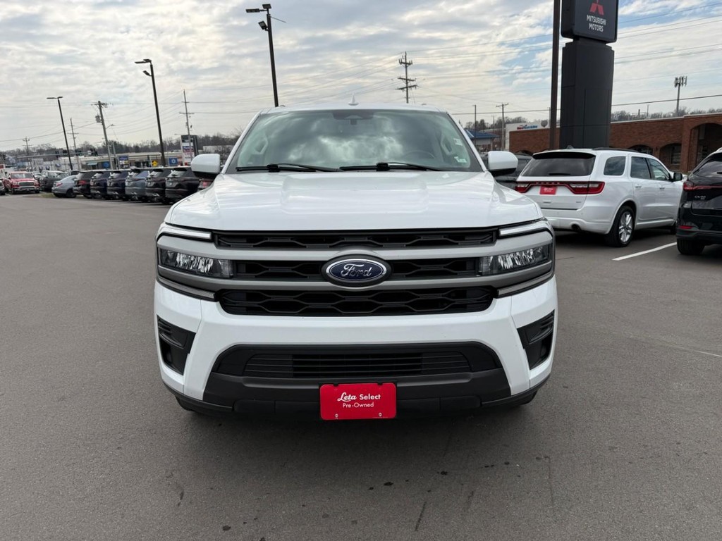 Ford Expedition Vehicle Full-screen Gallery Image 09