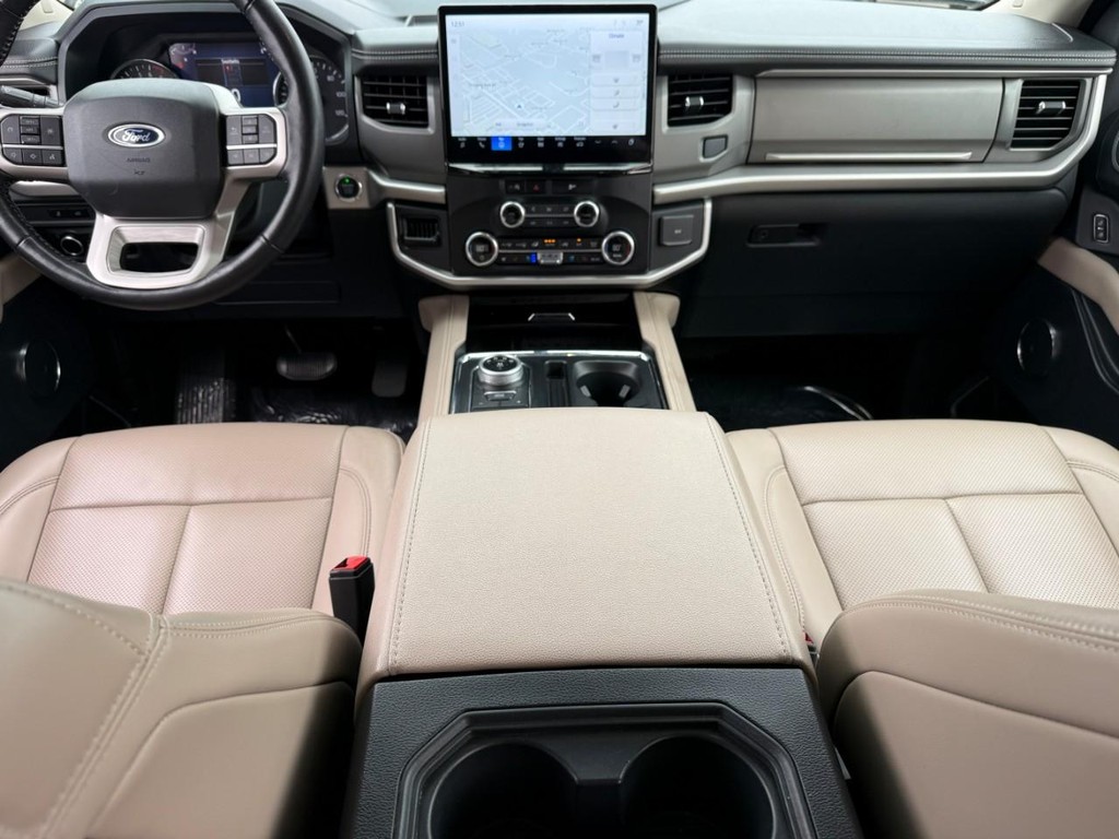Ford Expedition Vehicle Full-screen Gallery Image 12