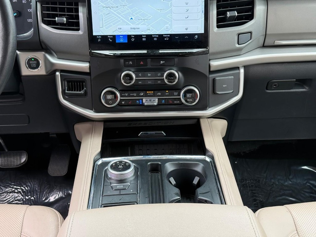 Ford Expedition Vehicle Full-screen Gallery Image 15