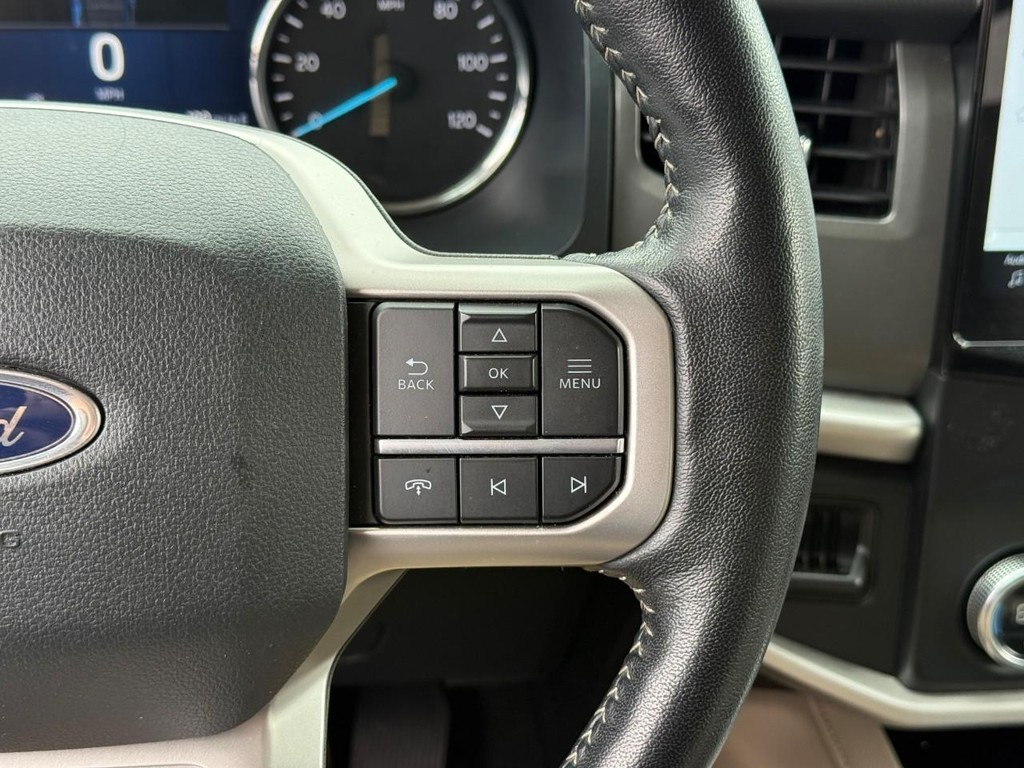 Ford Expedition Vehicle Full-screen Gallery Image 21