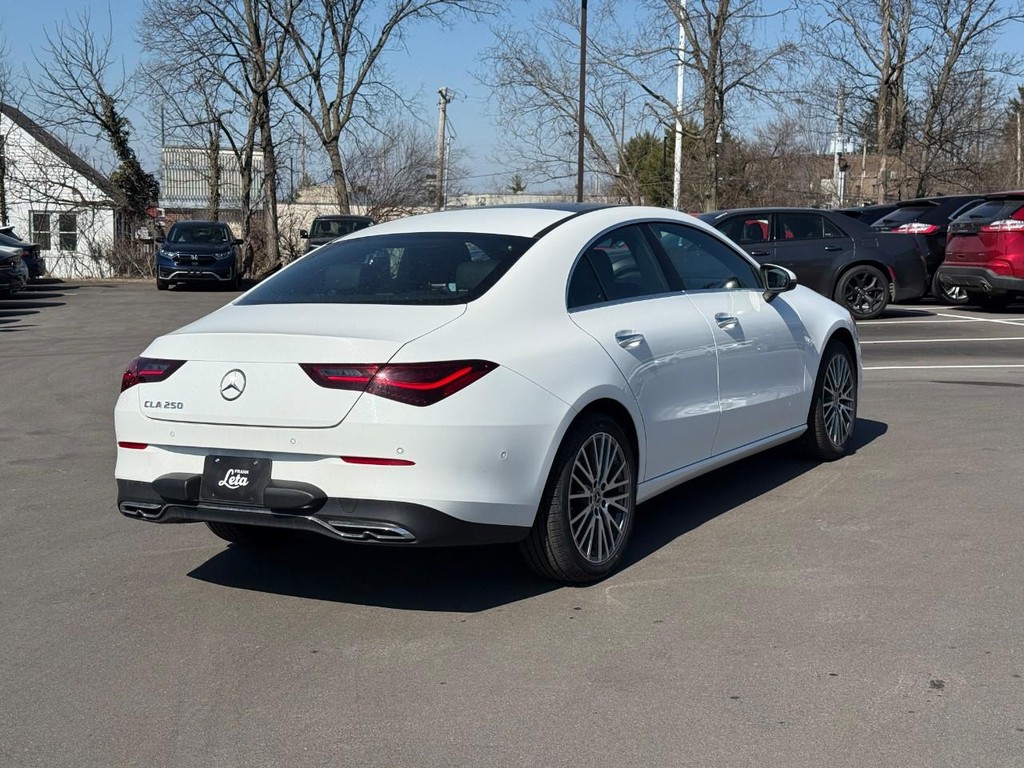 Mercedes-Benz CLA Vehicle Full-screen Gallery Image 03