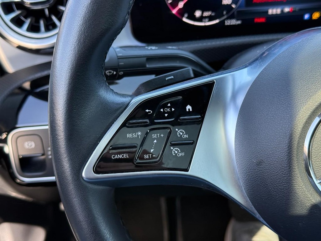 Mercedes-Benz CLA Vehicle Full-screen Gallery Image 19