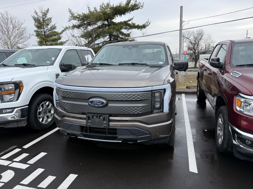 Ford F-150 Lightning Vehicle Full-screen Gallery Image 04