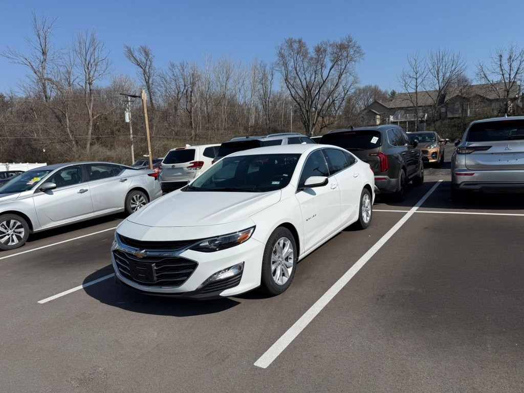 Chevrolet Malibu Vehicle Full-screen Gallery Image 03