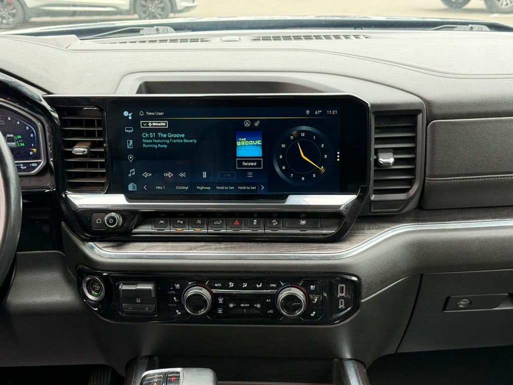 Chevrolet Silverado 1500 Vehicle Full-screen Gallery Image 10